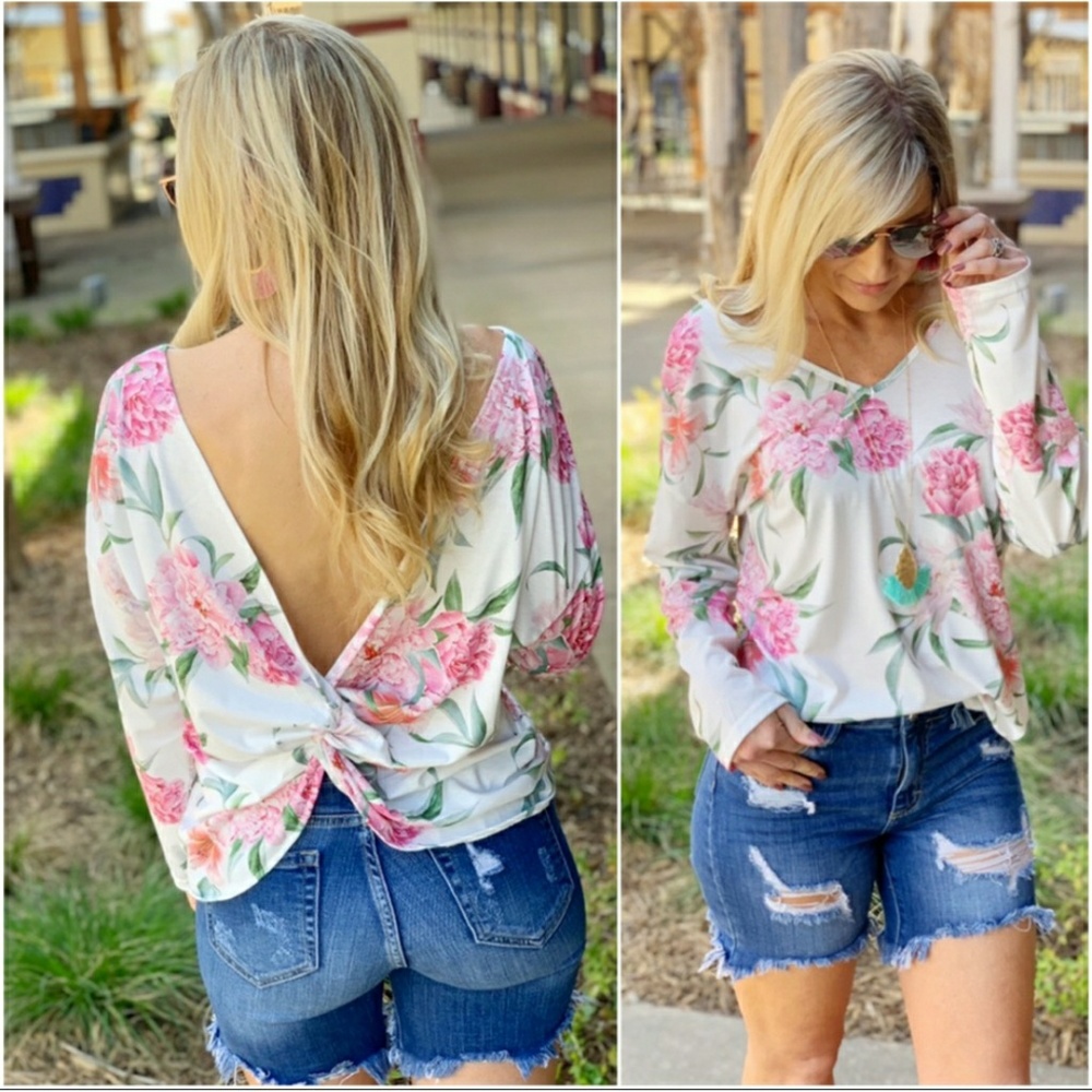Floral Twisted Knot Top - Picture 1 of 3